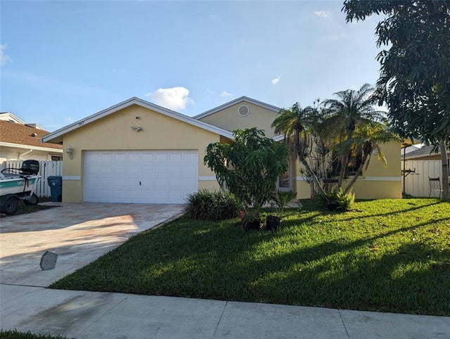 1 of 26 - 707 Se 3rd Ave, Dania, FL