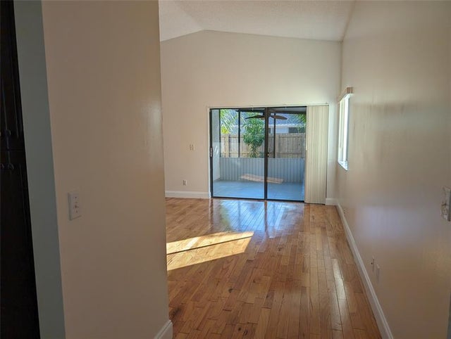 5 of 26 - 707 Se 3rd Ave, Dania, FL