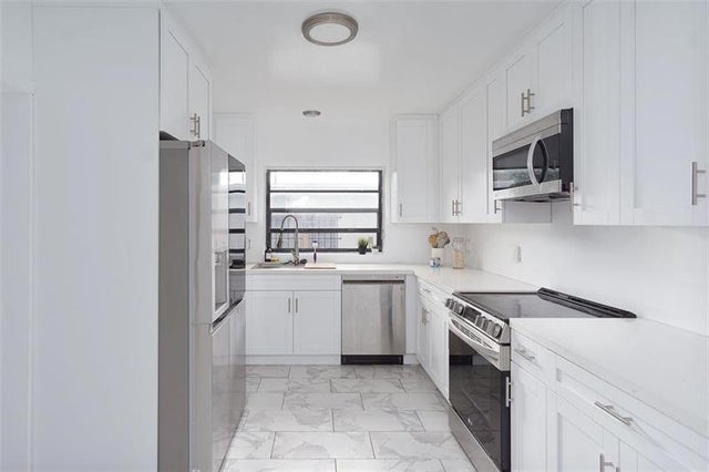 2 of 5 - 425 Nw 122nd St, North Miami, FL