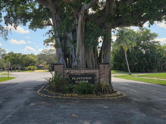 1 of 3 - 5160 Sw 18th Ct, Plantation, FL