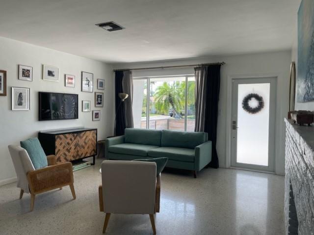 3 of 12 - 615 N 32nd Ave, Hollywood, FL