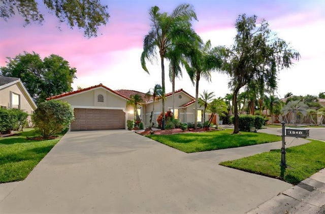 1240 Fairfax Ct, Weston