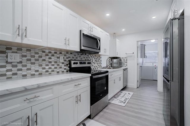 1211 Nw 50th Ave, Lauderhill