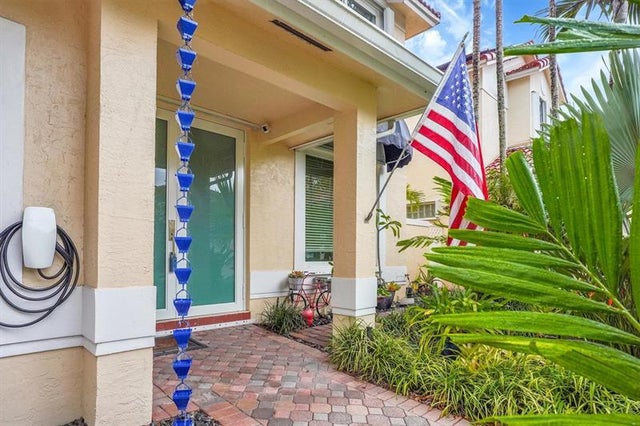 3 of 40 - 10930 Sw 153 Ct, Miami, FL