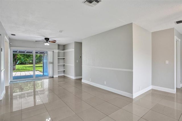 5 of 49 - 7741 Sw 1st St, Margate, FL