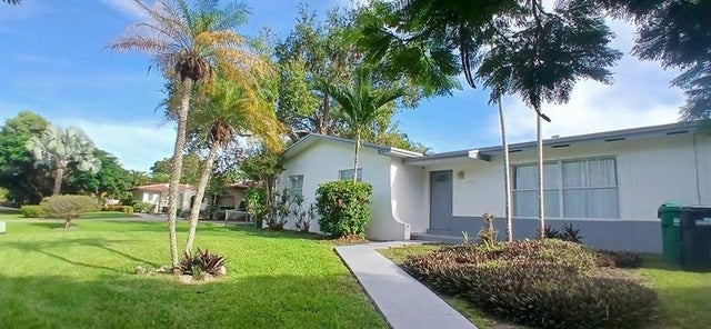 1 of 27 - 8760 Sw 181st Ter, Palmetto Bay, FL