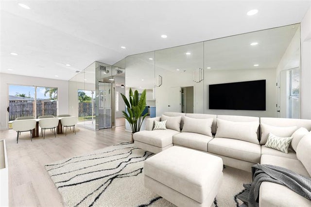 5 of 31 - 640 Foresteria Dr, West Palm Beach, FL