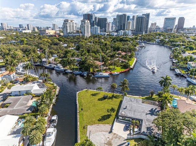 4 of 16 - 522 Sw 9th Ter, Fort Lauderdale, FL