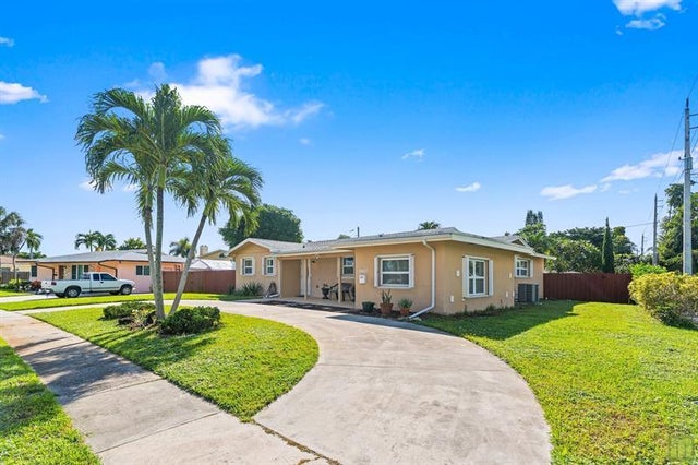 2 of 88 - 4450 Nw 10th St, Coconut Creek, FL
