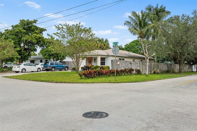 2 of 15 - 3112 Ne 17th Ave, Pompano Beach, FL