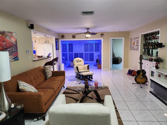 3 of 31 - 2368 Sw 17th Dr, Deerfield Beach, FL