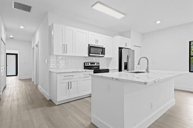 2 of 24 - 2810 Nw 7th Street, Fort Lauderdale, FL