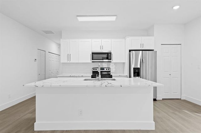 4 of 24 - 2810 Nw 7th Street, Fort Lauderdale, FL