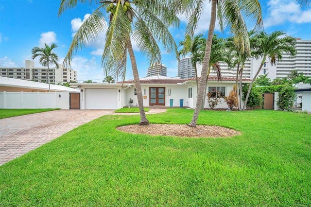 3 of 46 - 2212 Ne 32nd Ave, Fort Lauderdale, FL
