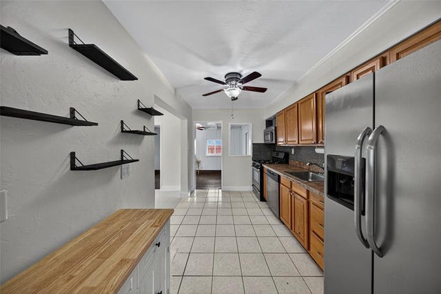 4 of 19 - 5272 Ne 4th Ter, Fort Lauderdale, FL