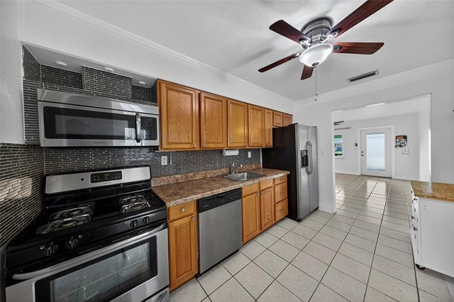 5 of 19 - 5272 Ne 4th Ter, Fort Lauderdale, FL