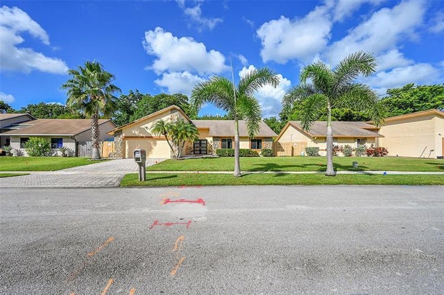 2 of 40 - 5411 Nw 87th Ave, Lauderhill, FL