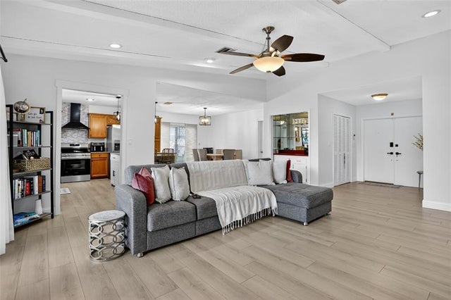 5 of 36 - 5904 Blue Beech Ct, Tamarac, FL