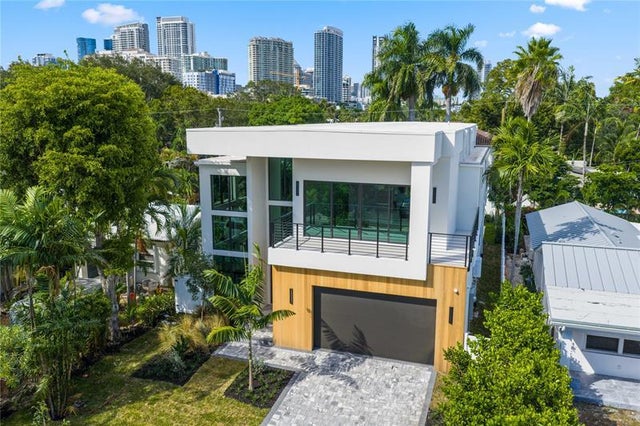 2 of 71 - 721 Se 9 Street, Fort Lauderdale, FL