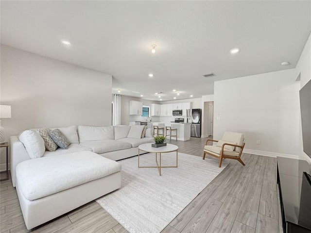 3 of 35 - 2960 Shortleaf Ave, Oakland Park, FL