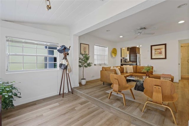 2 of 21 - 421 Sw 12th Ct, Fort Lauderdale, FL