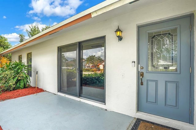 3 of 34 - 8330 Nw 52nd Ct, Lauderhill, FL