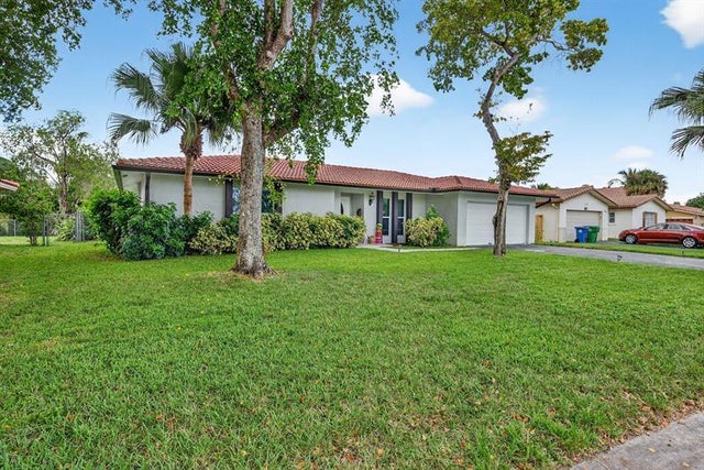 2 of 37 - 10775 Nw 40th St, Coral Springs, FL