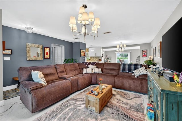 5 of 37 - 10775 Nw 40th St, Coral Springs, FL