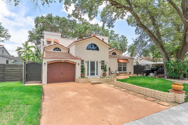3 of 56 - 921 Sw 17th St, Fort Lauderdale, FL