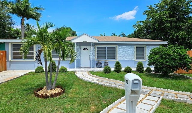 1 of 32 - 1340 Sw 32nd Ave, Fort Lauderdale, FL