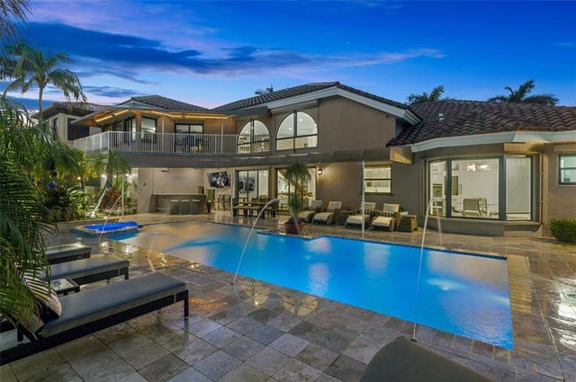 2325 Ne 28th St, Lighthouse Point