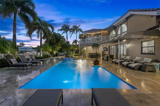 2 of 6 - 2325 Ne 28th St, Lighthouse Point, FL