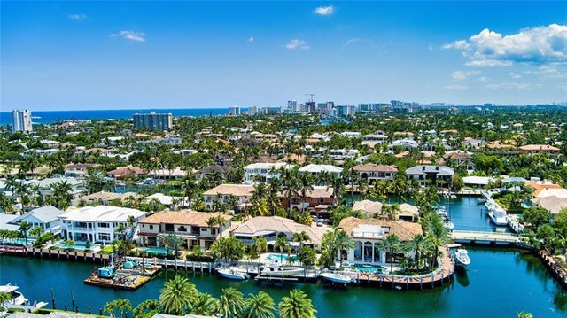 4 of 6 - 2325 Ne 28th St, Lighthouse Point, FL