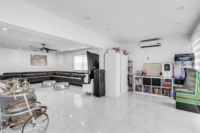 3 of 37 - 4100 N 36th Ave, Hollywood, FL