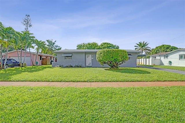 2 of 68 - 4738 Nw 5th St, Plantation, FL