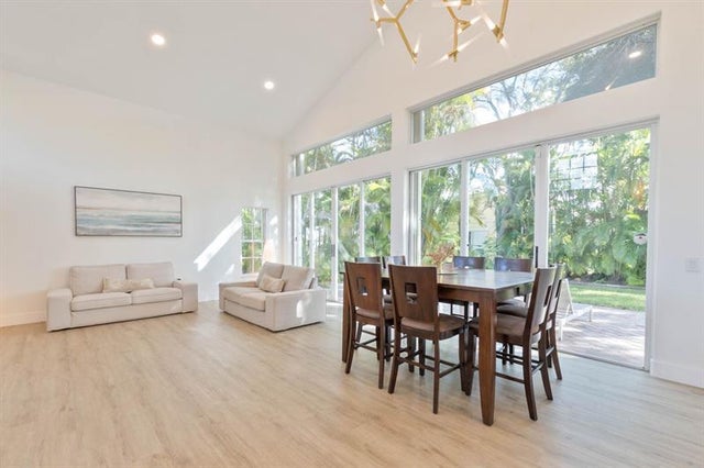 4 of 43 - 524 Water Pt, Weston, FL