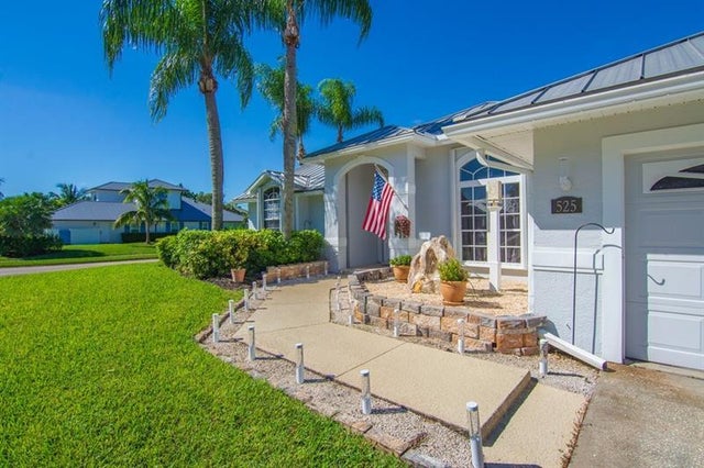 3 of 31 - 525 46th Ct, Vero Beach, FL
