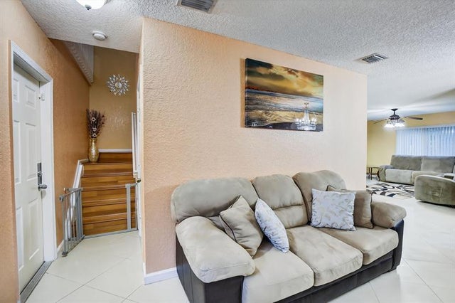 4 of 40 - 5449 Nw 95th Ave, Sunrise, FL