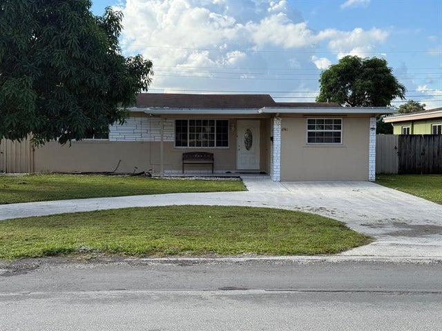 2 of 31 - 6940 Sw 9th St, Pembroke Pines, FL