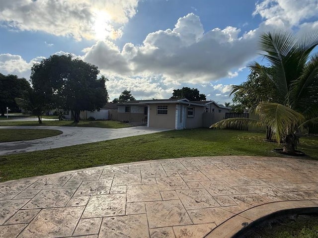 4 of 31 - 6940 Sw 9th St, Pembroke Pines, FL