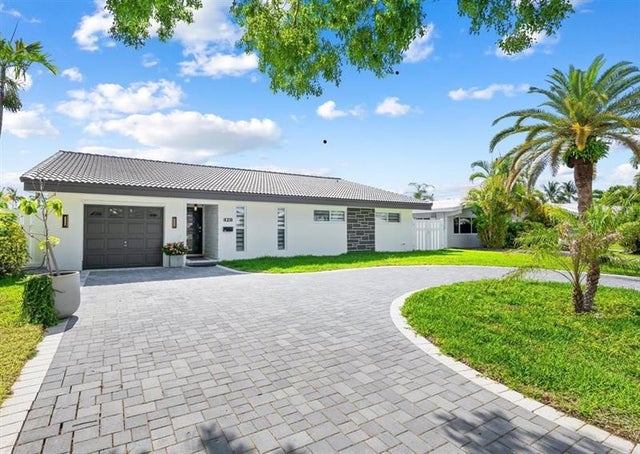 3 of 28 - 420 Se 13th Ave, Pompano Beach, FL