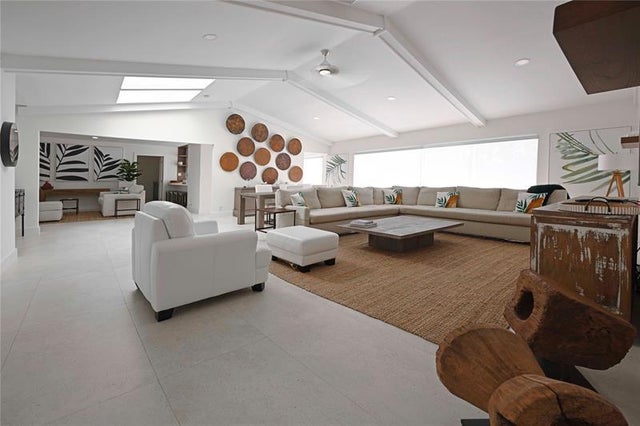 4 of 13 - 114 N Beach Rd, Hobe Sound, FL