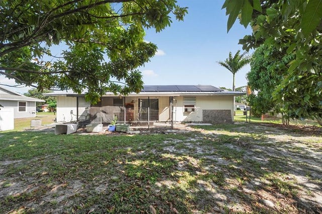 3 of 38 - 2250 Se Glover St, Port St. Lucie, FL