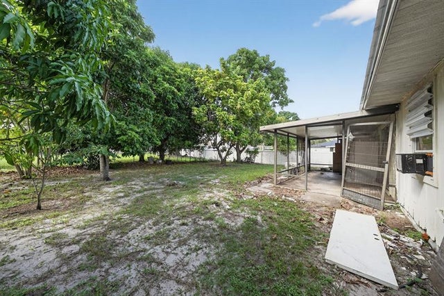 4 of 38 - 2250 Se Glover St, Port St. Lucie, FL