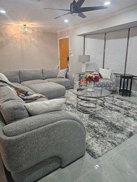 2 of 15 - 5500 Roosevelt St, Hollywood, FL