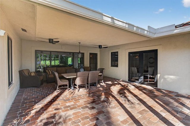4 of 22 - 707 Se 25th Ave, Pompano Beach, FL