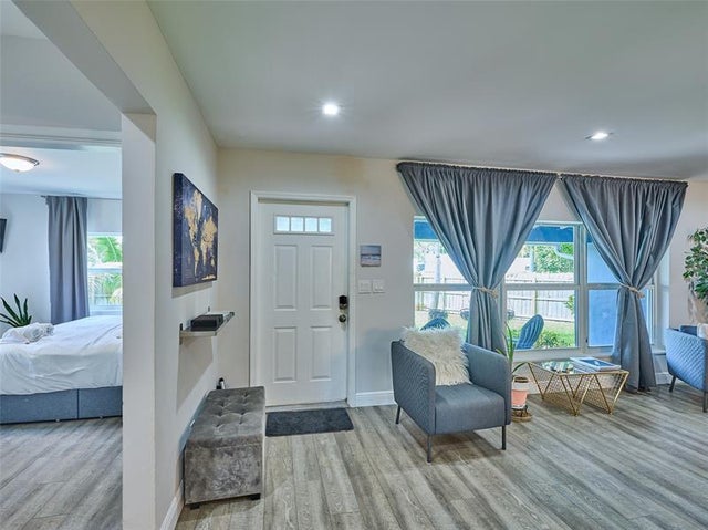 2 of 57 - 801 Ne 15th St, Fort Lauderdale, FL