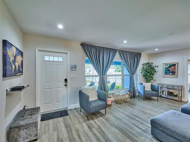 3 of 57 - 801 Ne 15th St, Fort Lauderdale, FL