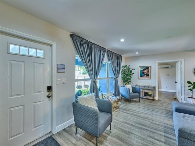 4 of 57 - 801 Ne 15th St, Fort Lauderdale, FL