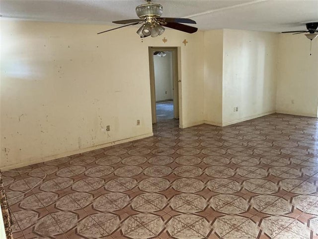 5 of 12 - 3807 N Shore Dr, West Palm Beach, FL